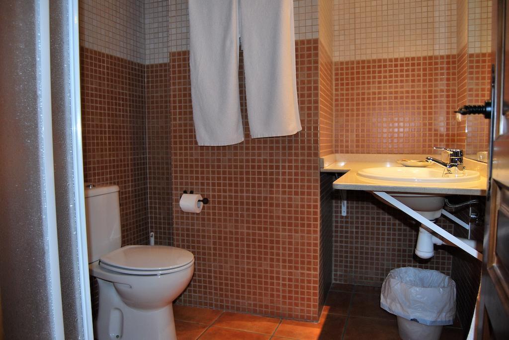 La Piedra Del Mediodia Hotel Cirat Værelse billede