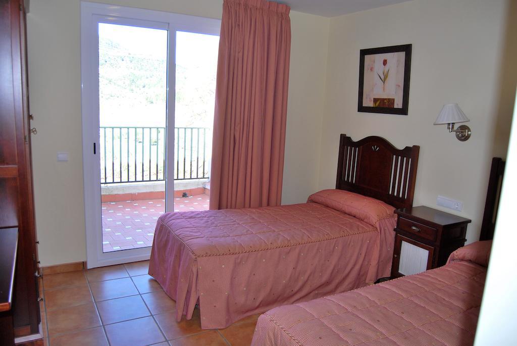 La Piedra Del Mediodia Hotel Cirat Værelse billede