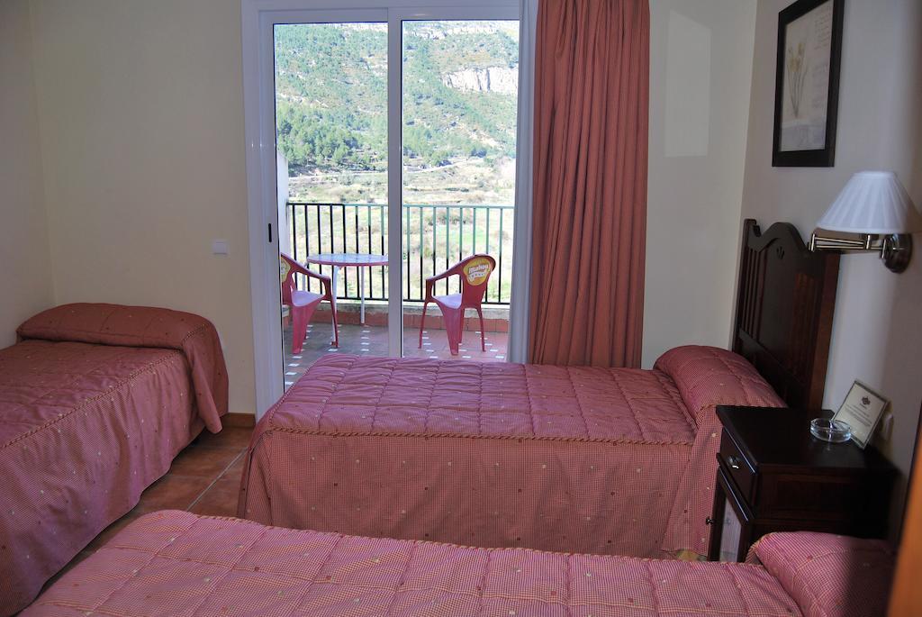 La Piedra Del Mediodia Hotel Cirat Værelse billede
