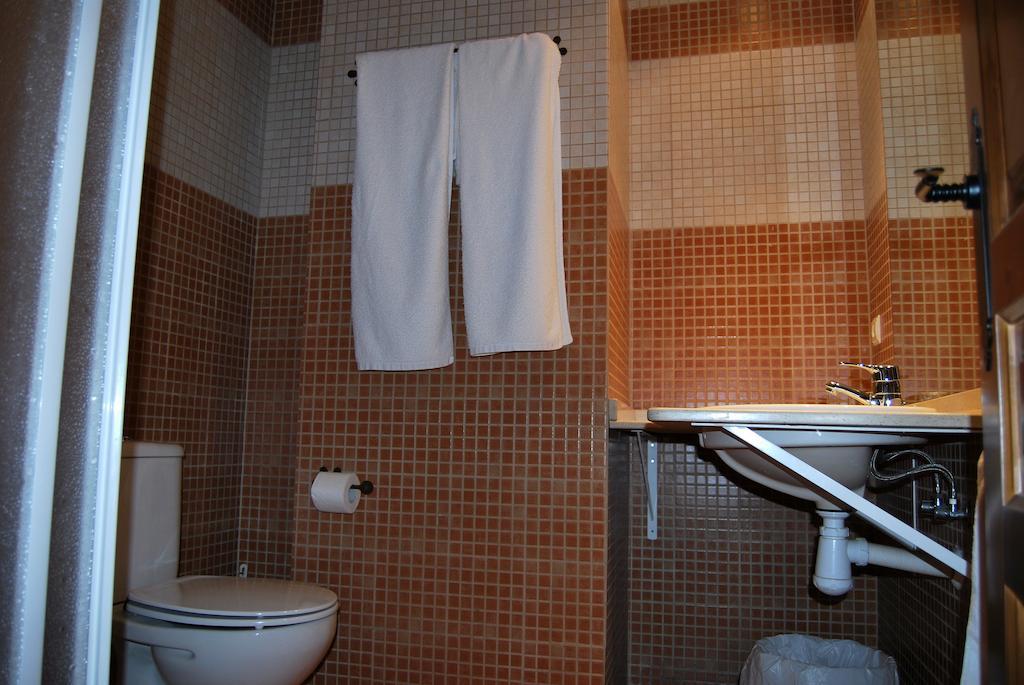 La Piedra Del Mediodia Hotel Cirat Værelse billede