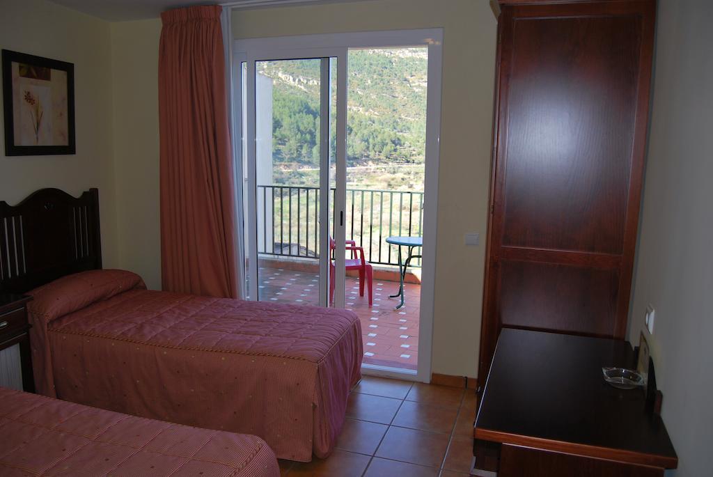 La Piedra Del Mediodia Hotel Cirat Værelse billede