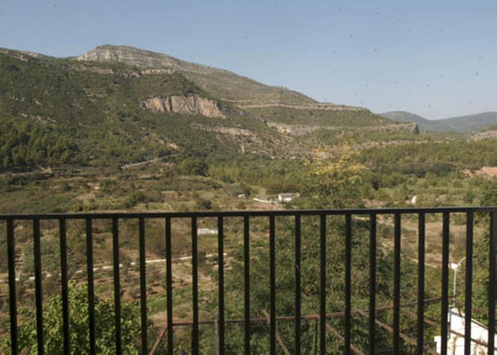 La Piedra Del Mediodia Hotel Cirat Eksteriør billede