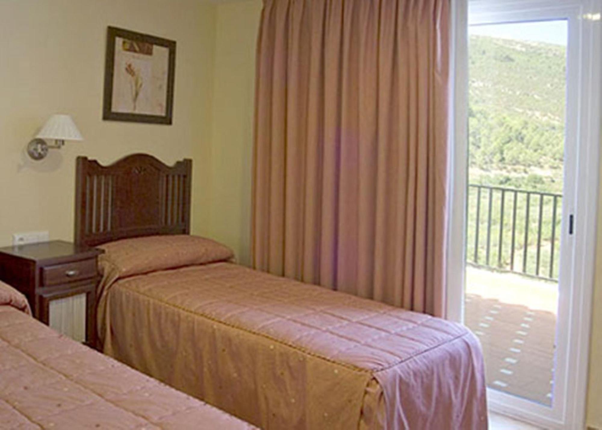 La Piedra Del Mediodia Hotel Cirat Eksteriør billede