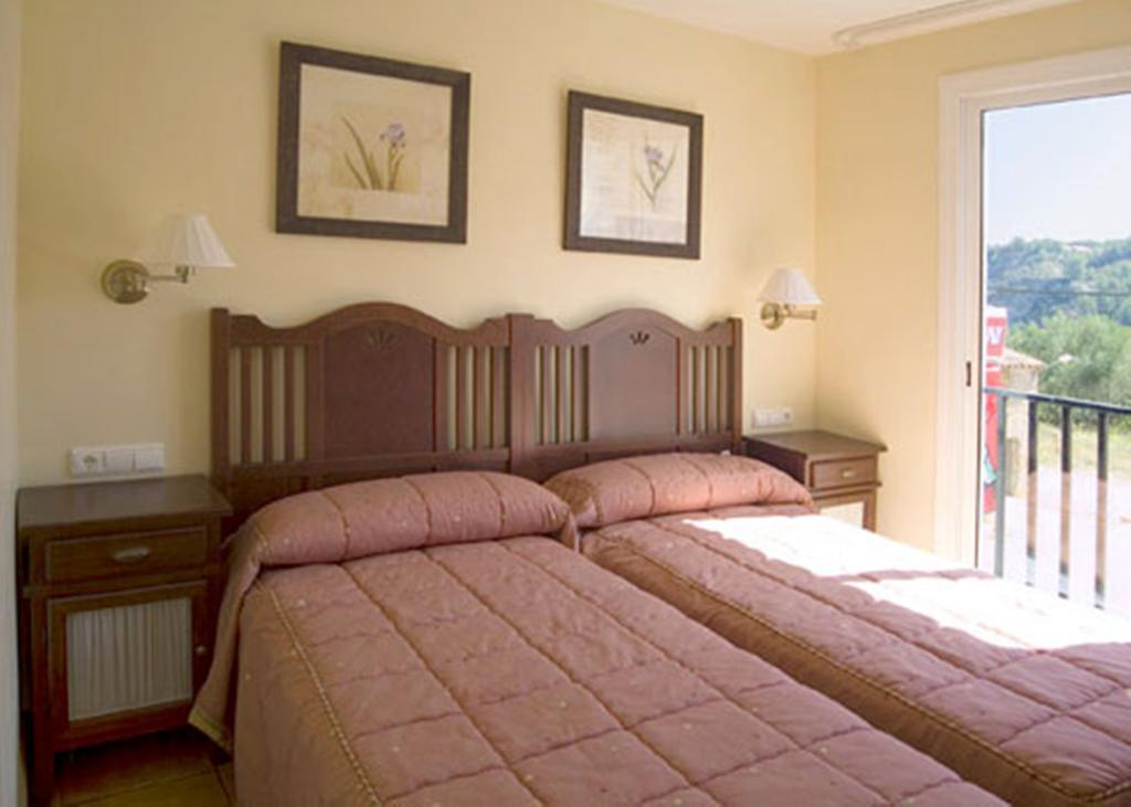 La Piedra Del Mediodia Hotel Cirat Værelse billede